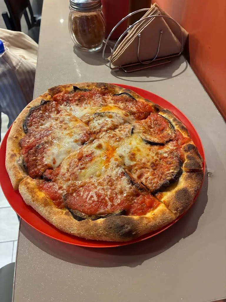 Dalis Pizzeria Italiana thumbnail 1