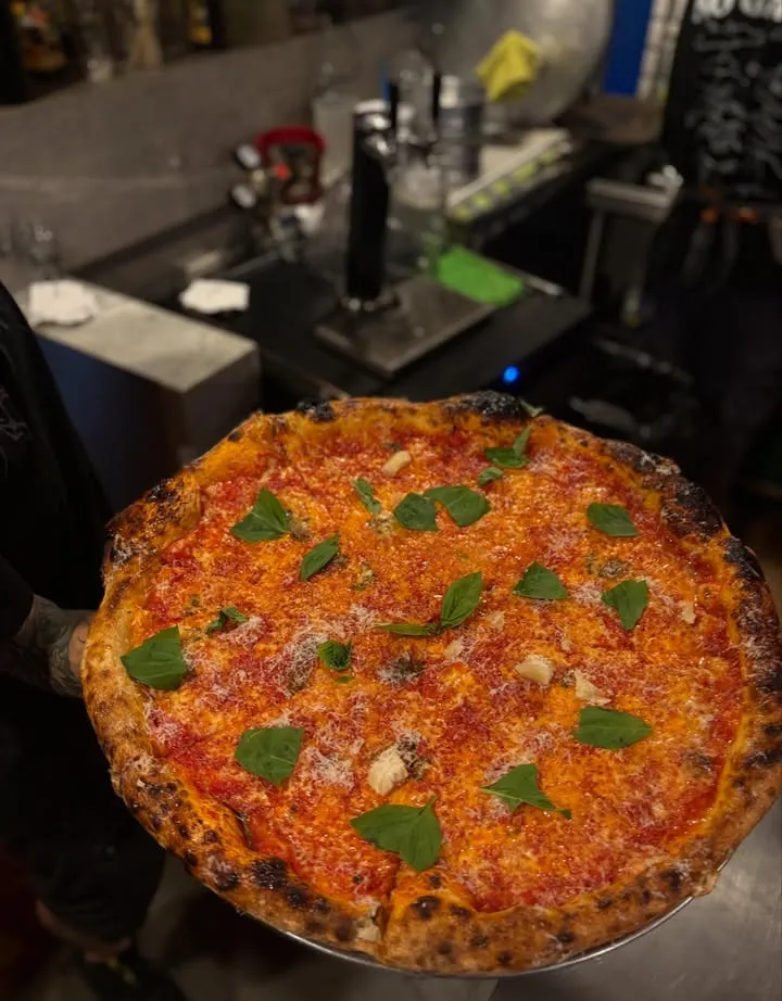 HANK’S Pizza Choza main