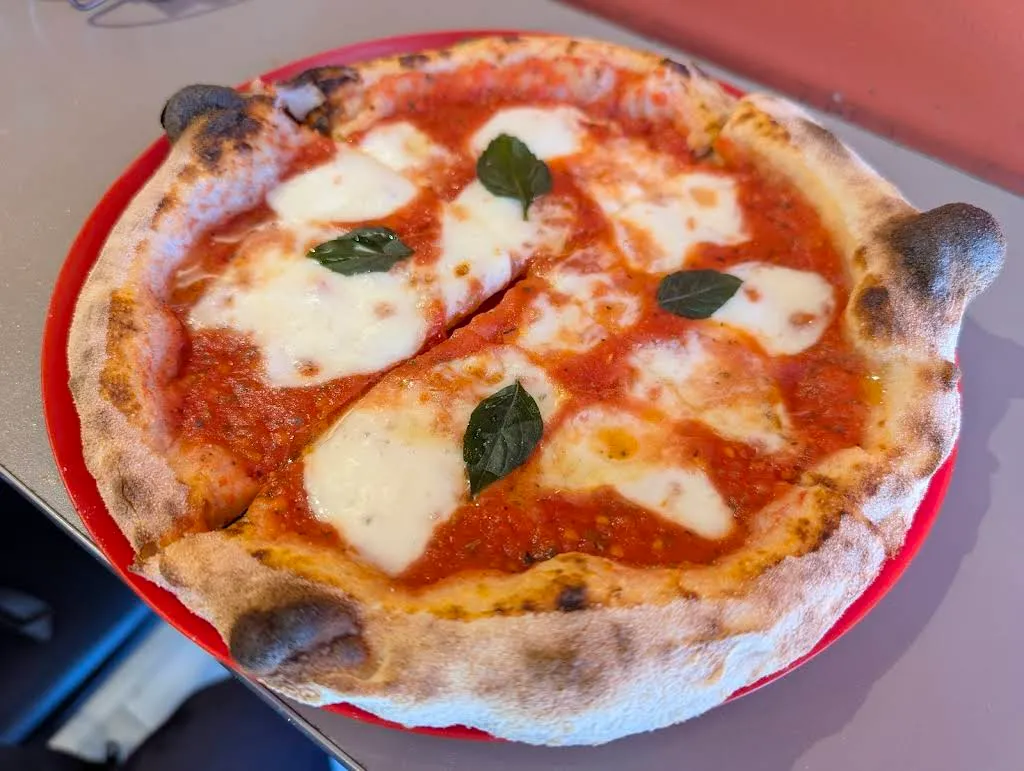 Dalis Pizzeria Italiana thumbnail 2