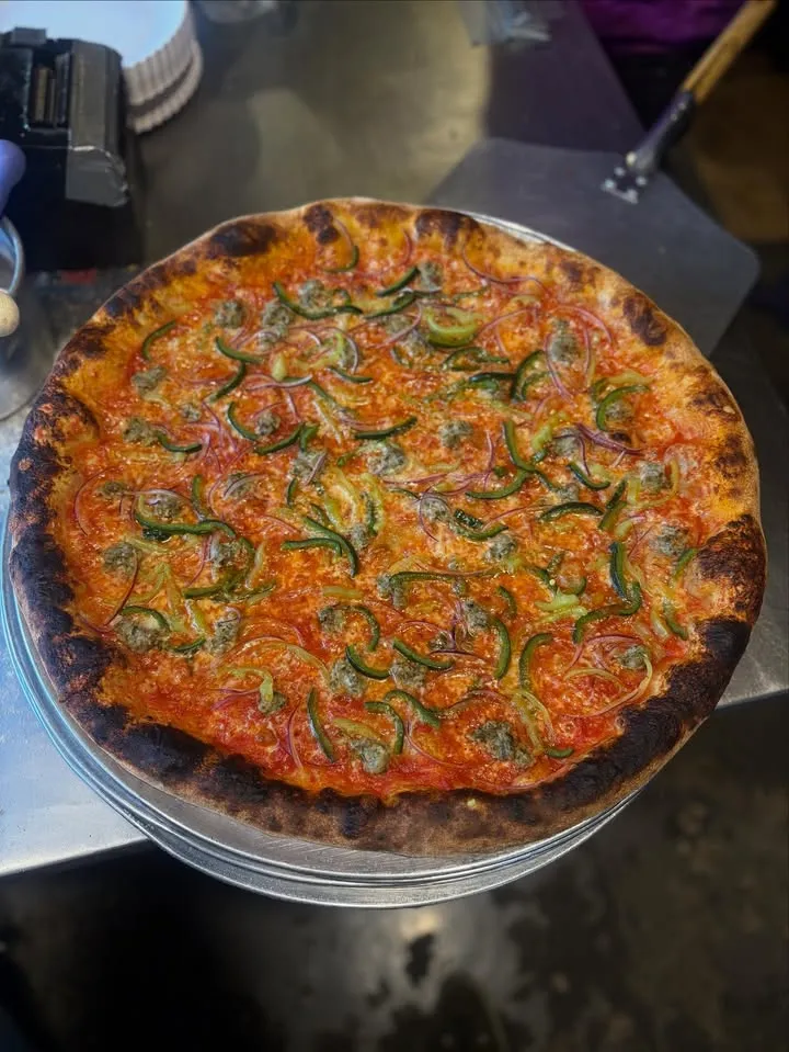 HANK’S Pizza Choza thumbnail 2