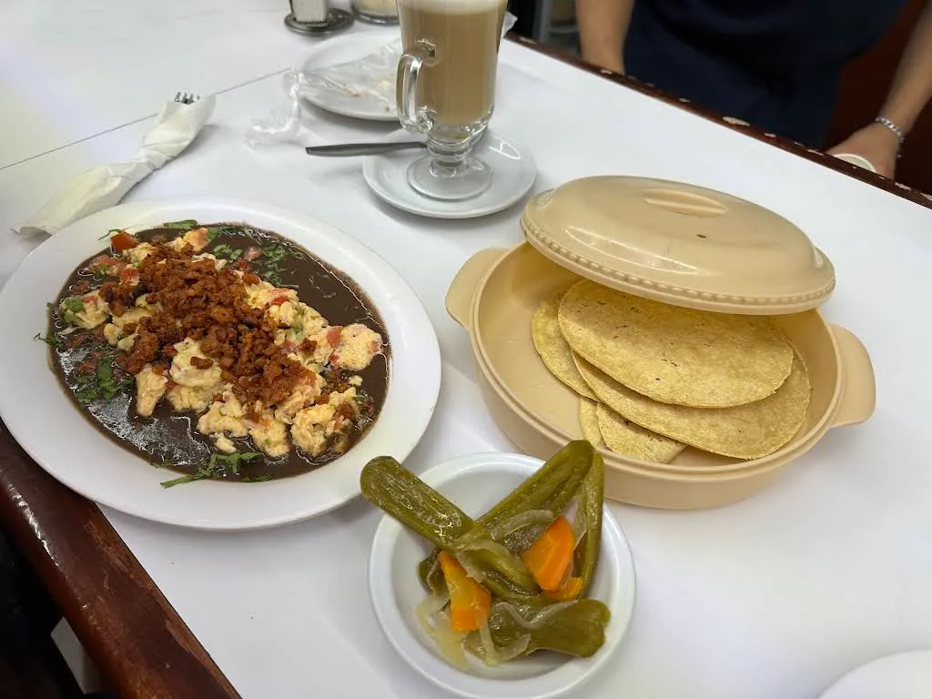 Café La Pagoda thumbnail 2