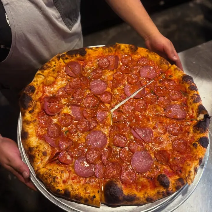 HANK’S Pizza Choza thumbnail 4