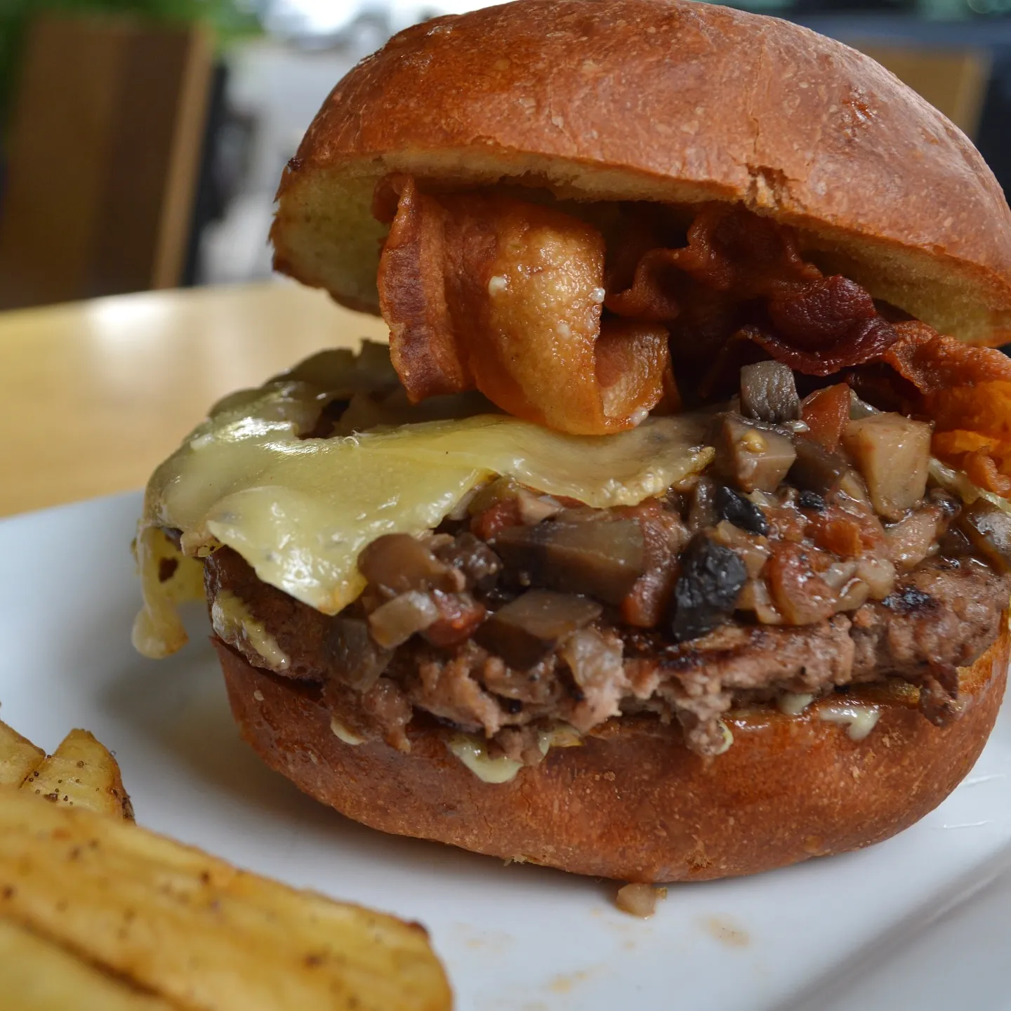 La Burguesa thumbnail 2